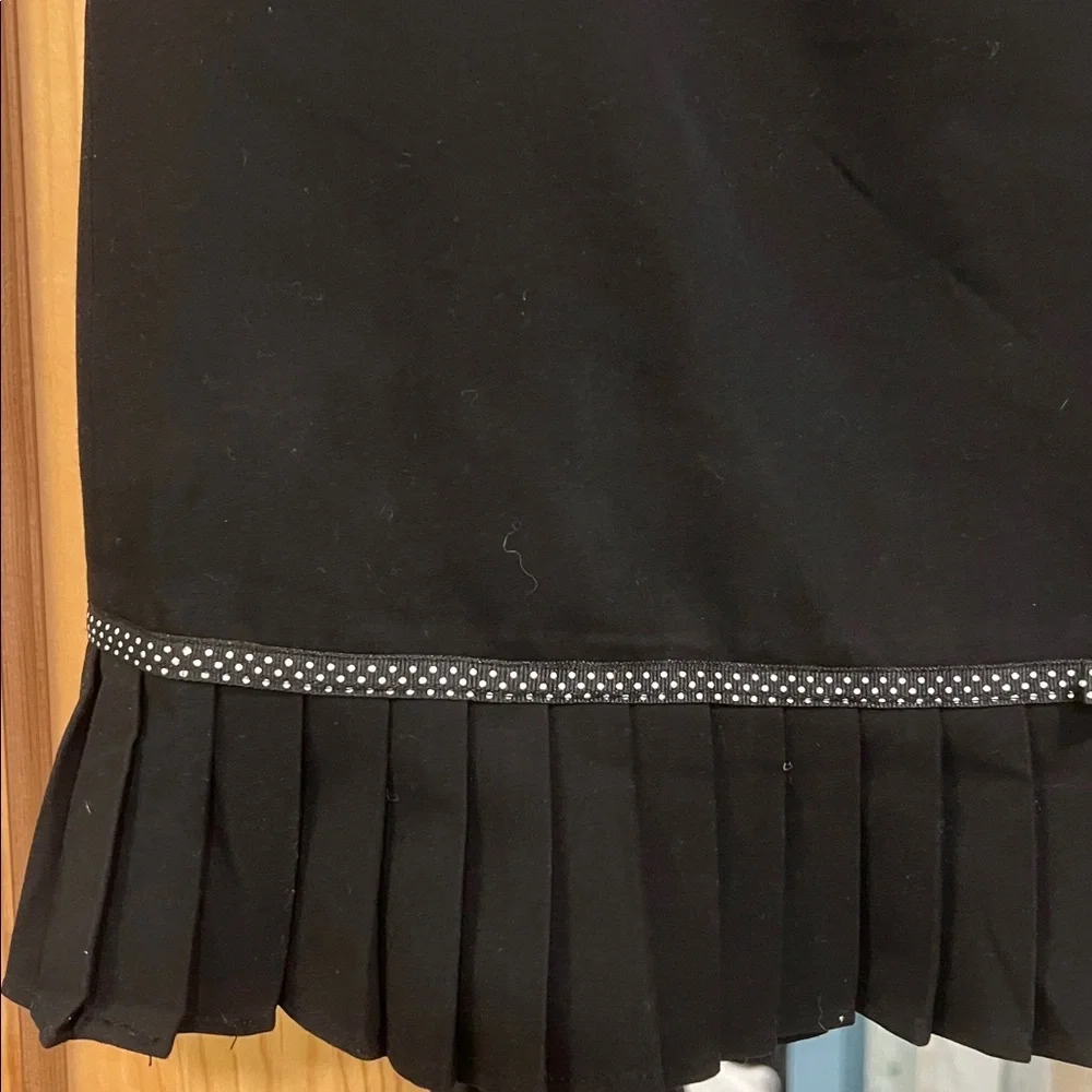 Larry Levine Black A-Line Skirt with Pleated Hem